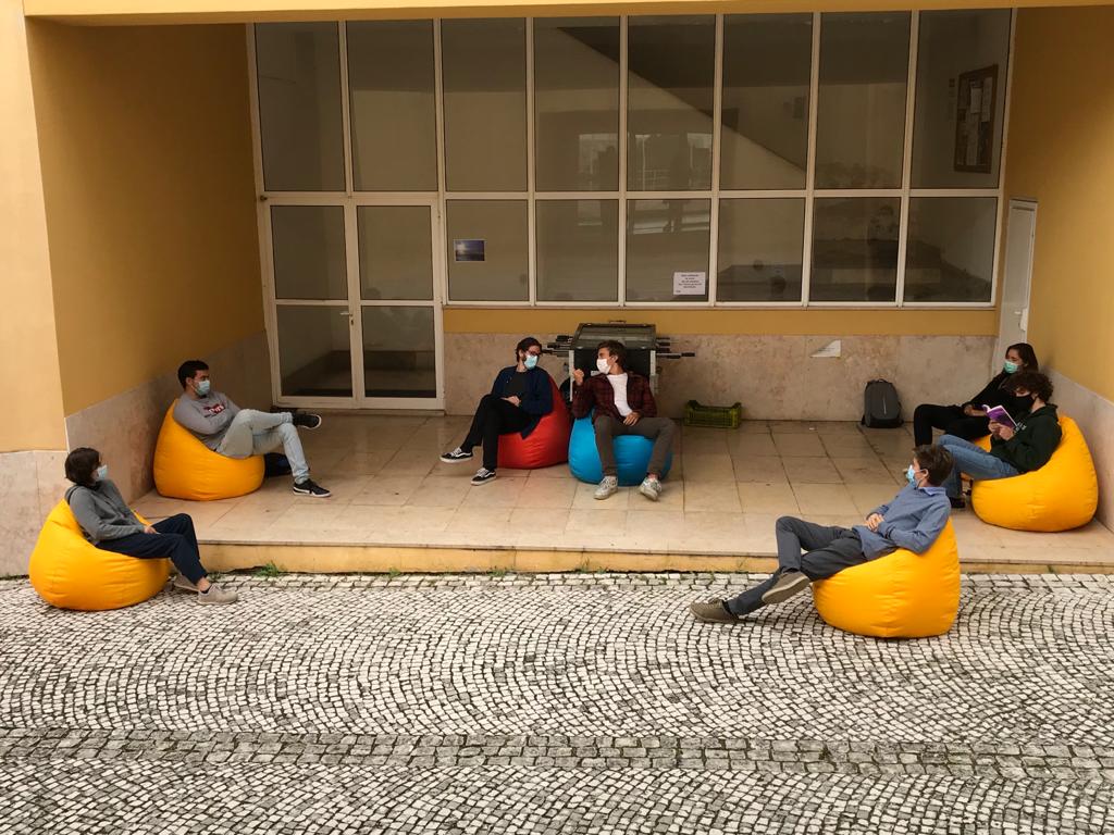 12_pouf9089